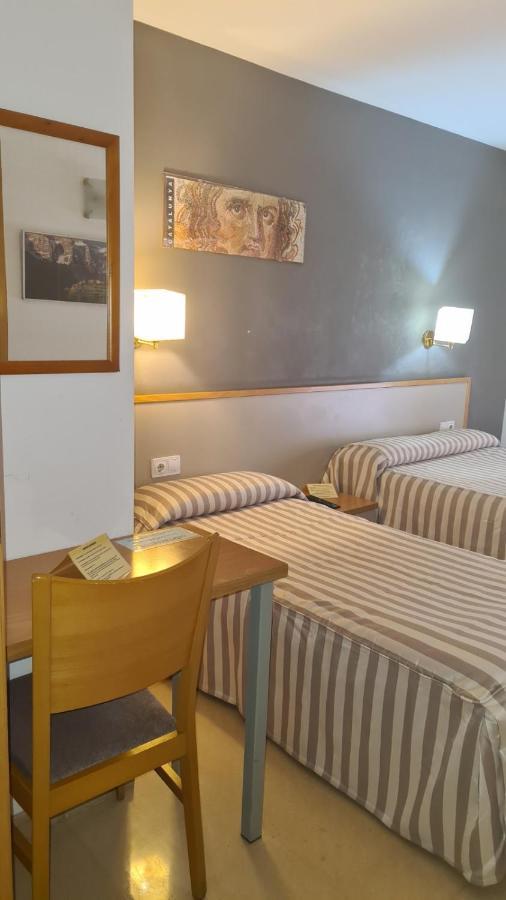 Hotel Cosmos Tarragona Bagian luar foto