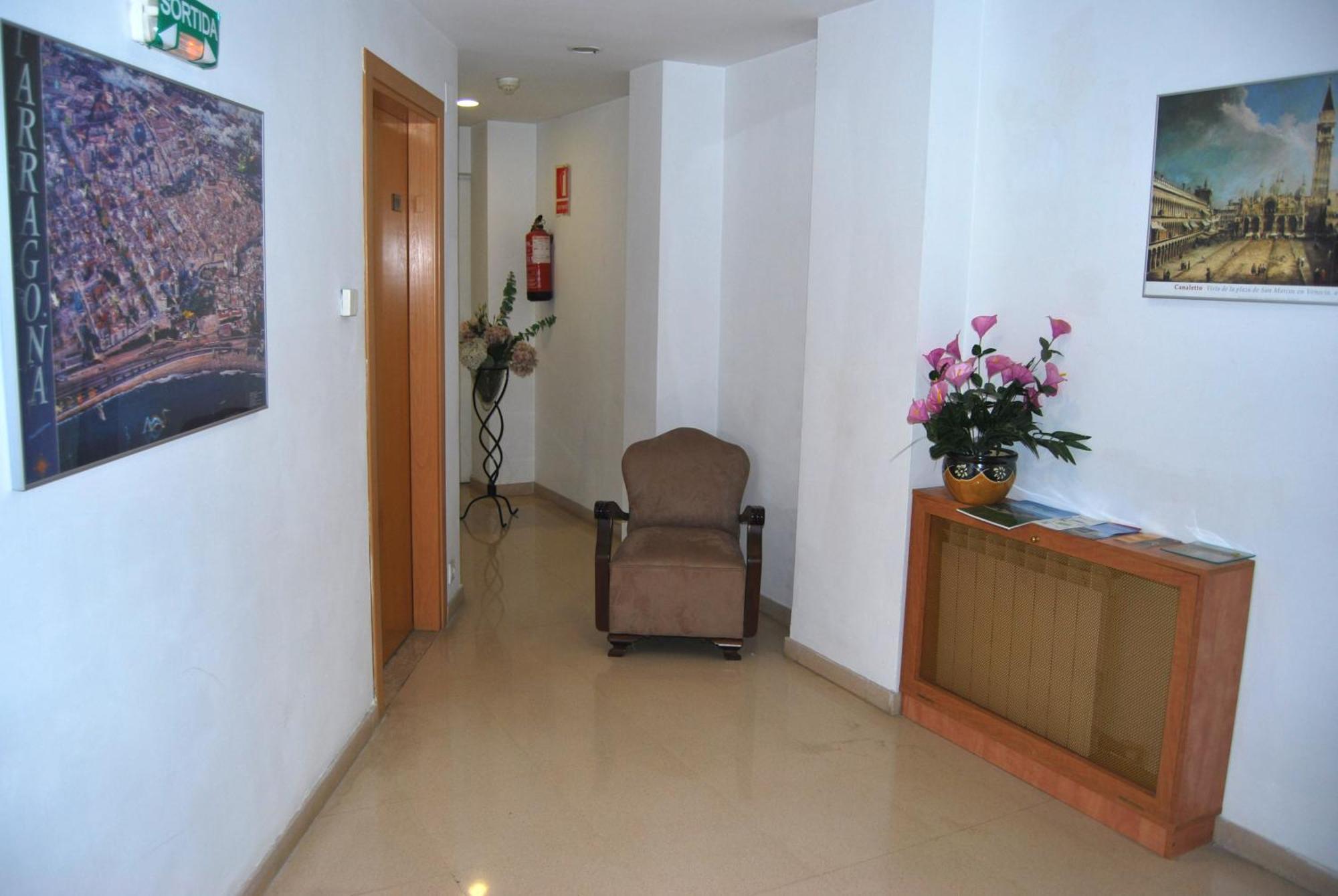 Hotel Cosmos Tarragona Bagian luar foto