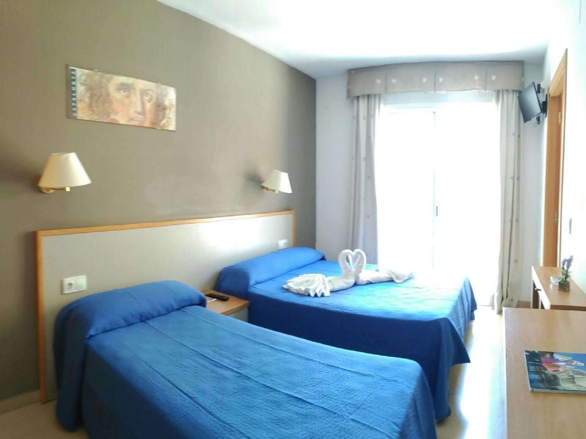 Hotel Cosmos Tarragona Bagian luar foto