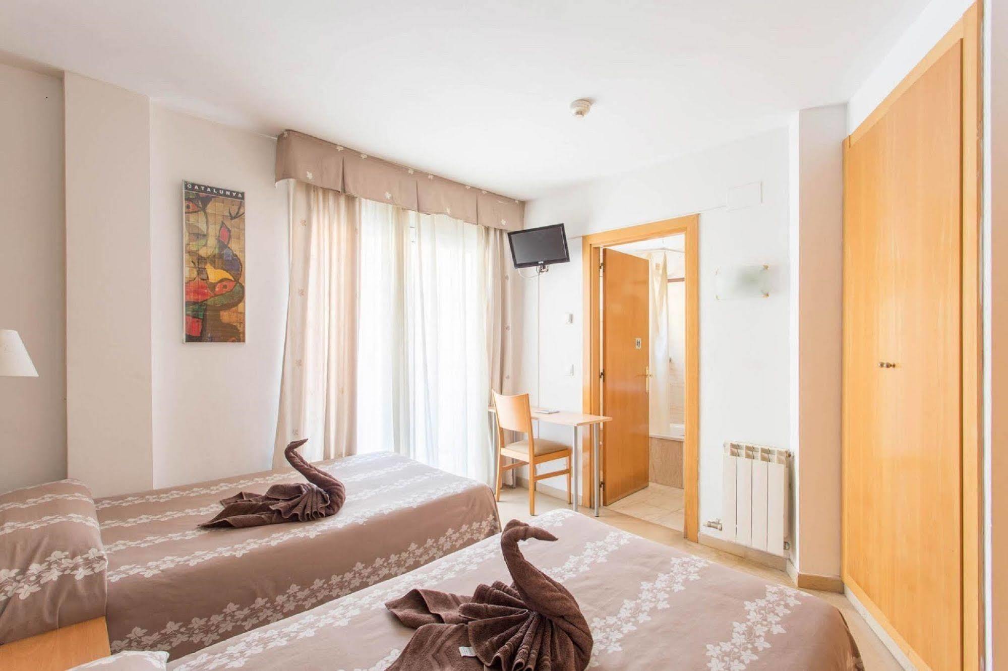 Hotel Cosmos Tarragona Bagian luar foto