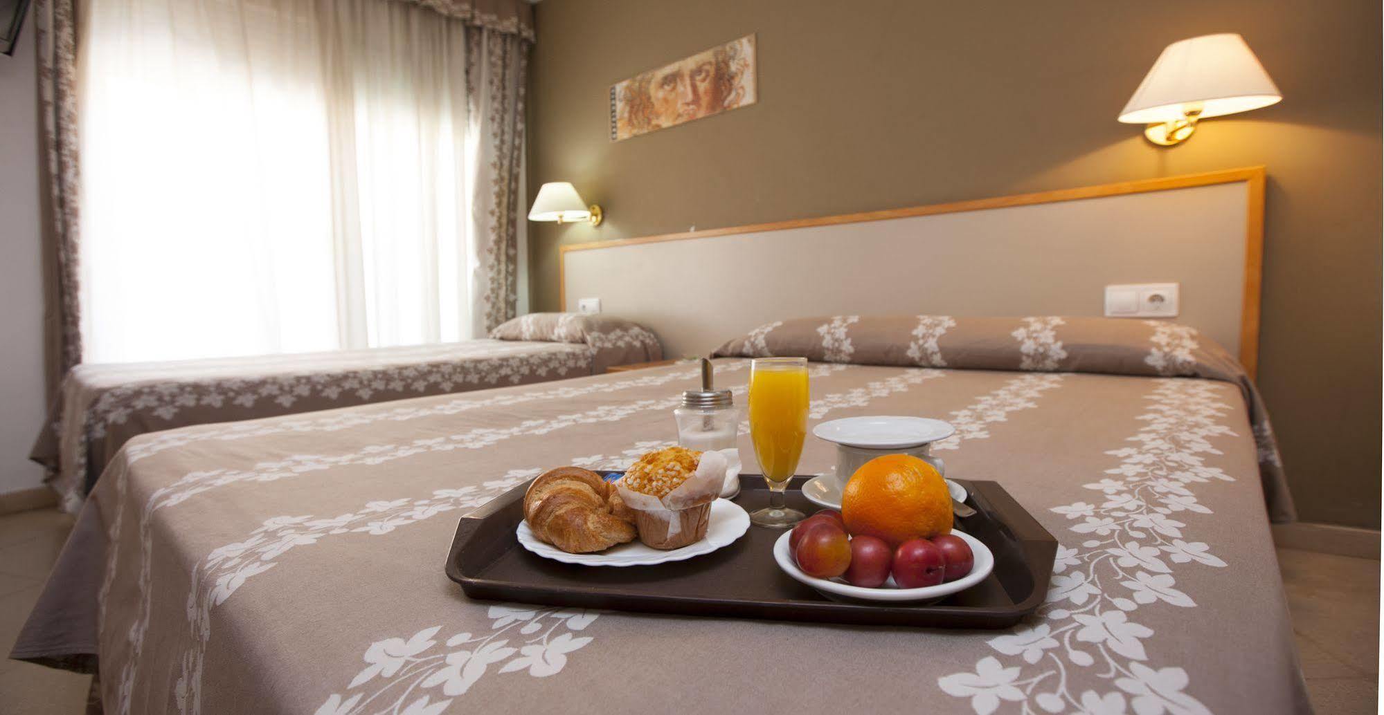 Hotel Cosmos Tarragona Bagian luar foto