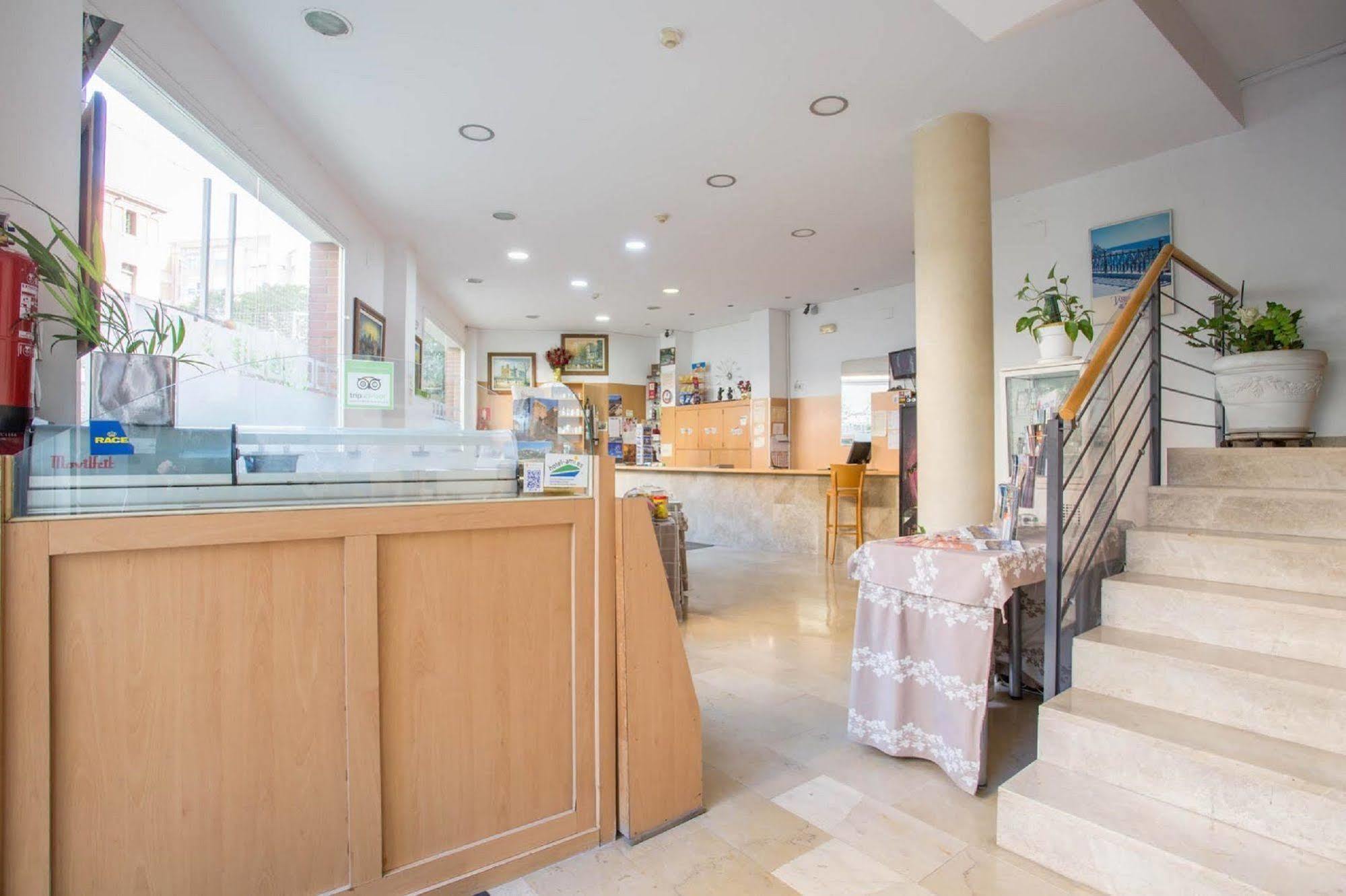 Hotel Cosmos Tarragona Bagian luar foto