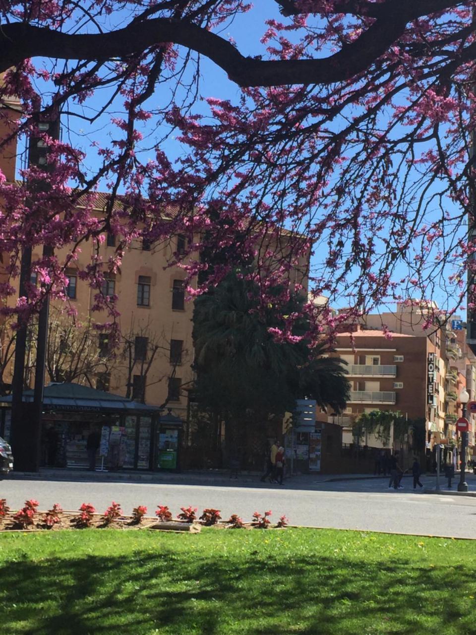 Hotel Cosmos Tarragona Bagian luar foto
