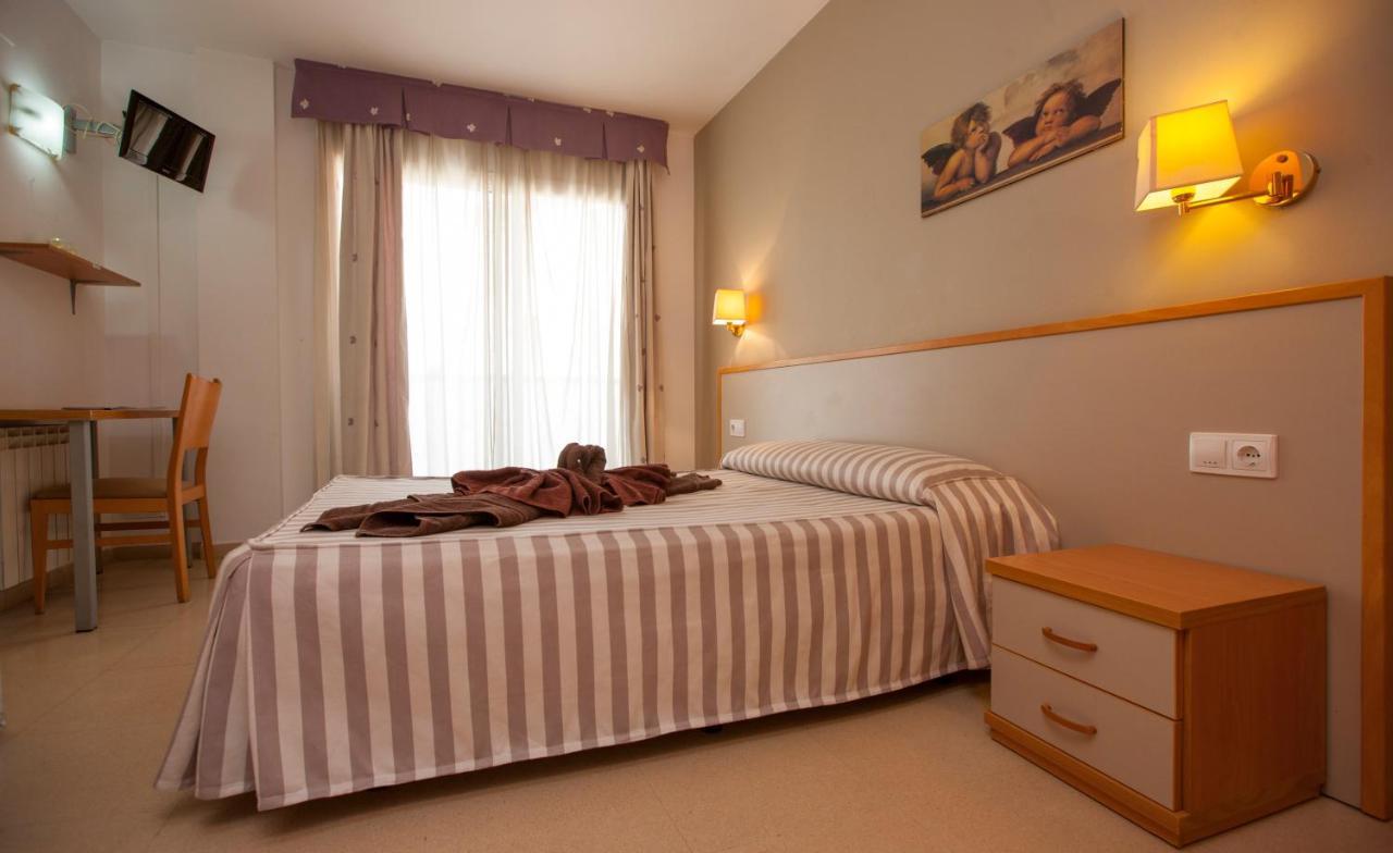 Hotel Cosmos Tarragona Bagian luar foto